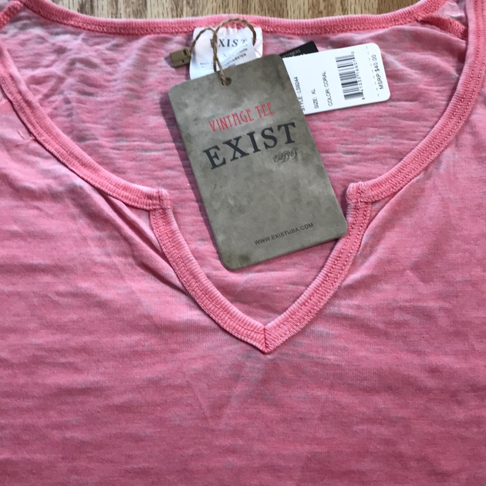 Tee 👚 - Picture 4 of 5